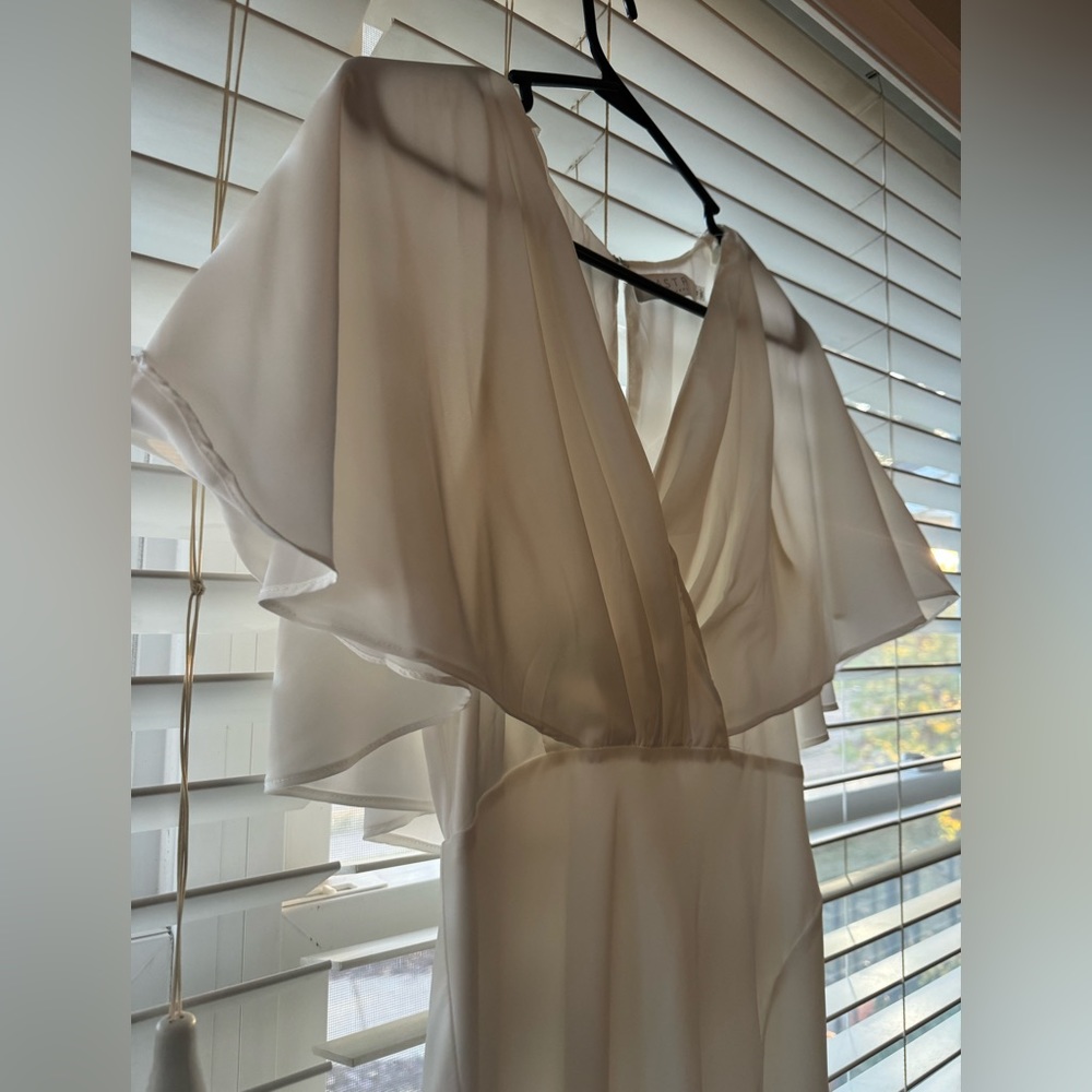 ASTR the Label ‘Alessia’ Dress in white | Size M | Perfect condition